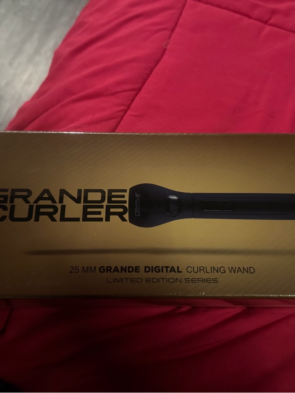 Brand new Grane Grande Digital Curling Wand in Black and Gold